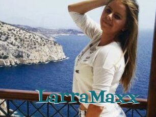 LarraMaxx