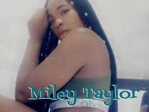 Miley_Taylor