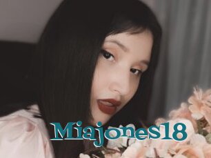 Miajones18